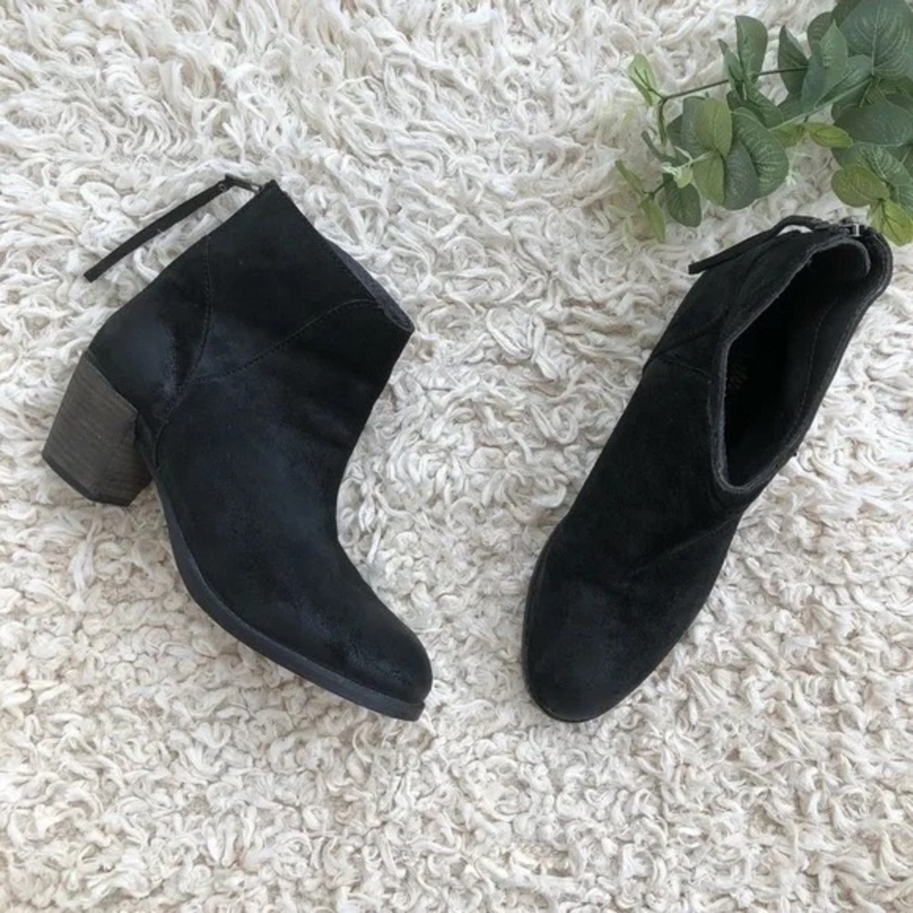 Anthropologie Seychelles Black Suede Leather Ankle Boots Size 10 Heeled Zip